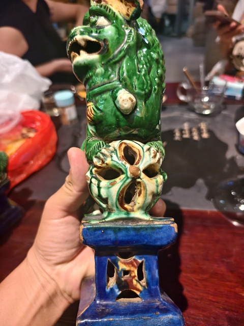 古玩陶瓷素三彩雙獅香爐真品鑒賞圖