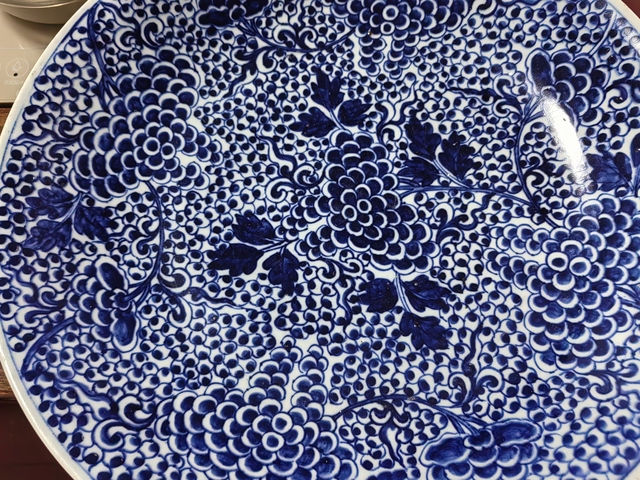 古玩陶瓷青花牡丹花紋盤(pán)真品鑒賞圖