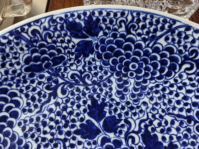 古玩陶瓷青花牡丹花紋盤(pán)真品鑒賞圖