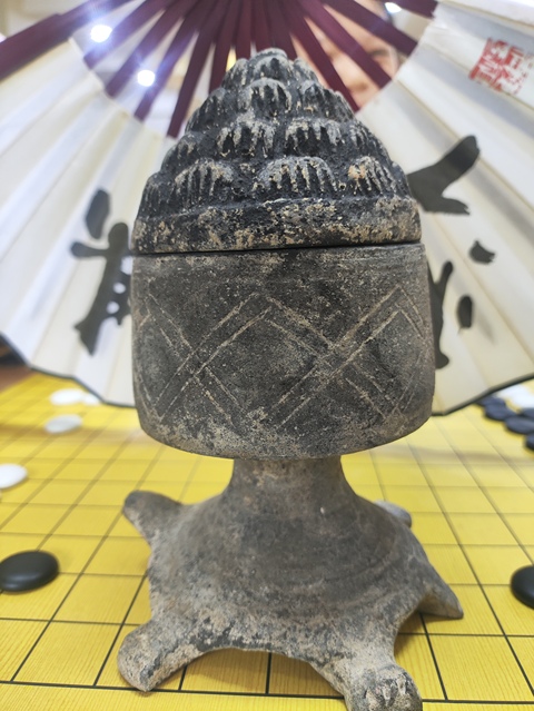古玩陶瓷東漢陶香薰真品鑒賞圖
