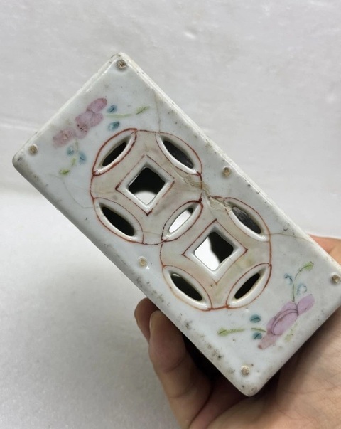 古玩陶瓷仕女紋粉彩書擋真品鑒賞圖