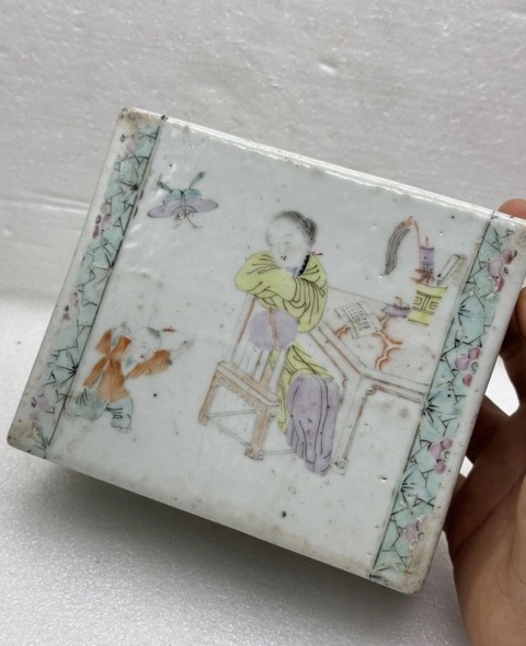 古玩陶瓷仕女紋粉彩書擋真品鑒賞圖