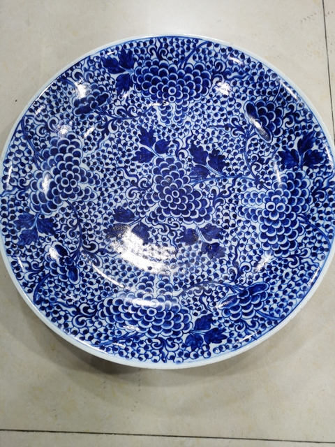 古玩陶瓷清康熙 青花纏枝牡丹紋大盤真品鑒賞圖