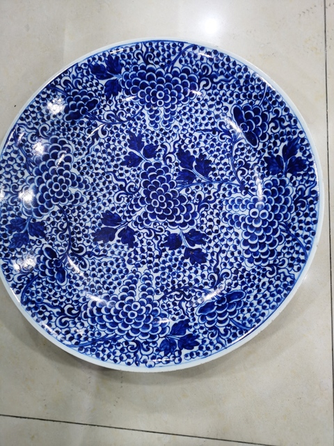 古玩陶瓷清康熙 青花纏枝牡丹紋大盤真品鑒賞圖