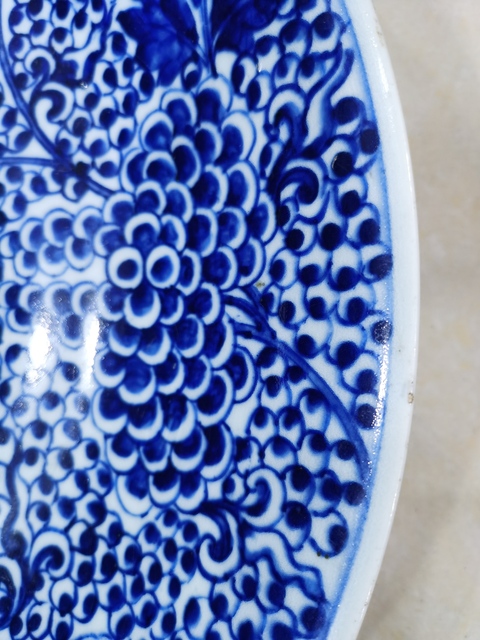 古玩陶瓷清康熙 青花纏枝牡丹紋大盤真品鑒賞圖
