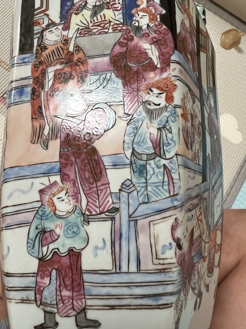 古玩陶瓷人物紋粉彩瓶真品鑒賞圖