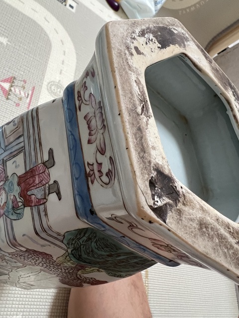 古玩陶瓷人物紋粉彩瓶真品鑒賞圖