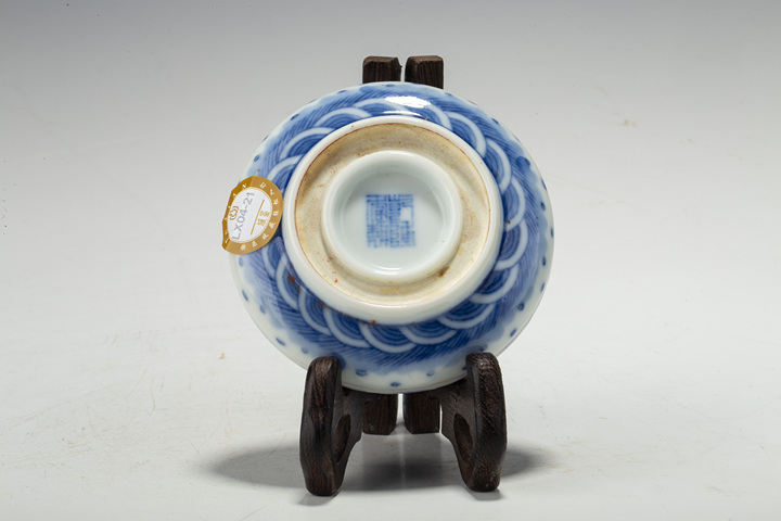古玩陶瓷民國(guó)·青花云龍紋印泥盒
真品鑒賞圖