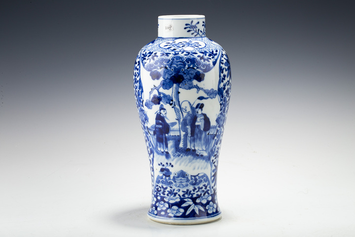 古玩陶瓷清晚·青花花卉開窗人物故事紋瓶
真品鑒賞圖