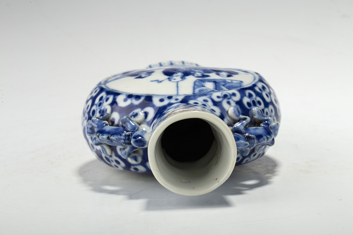 古玩陶瓷清晚·青花人物故事紋龍耳小抱月瓶真品鑒賞圖