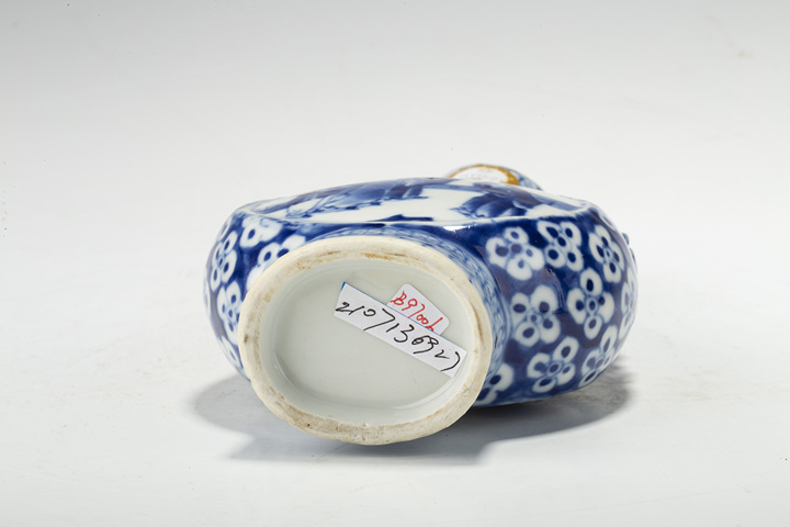 古玩陶瓷清晚·青花人物故事紋龍耳小抱月瓶真品鑒賞圖