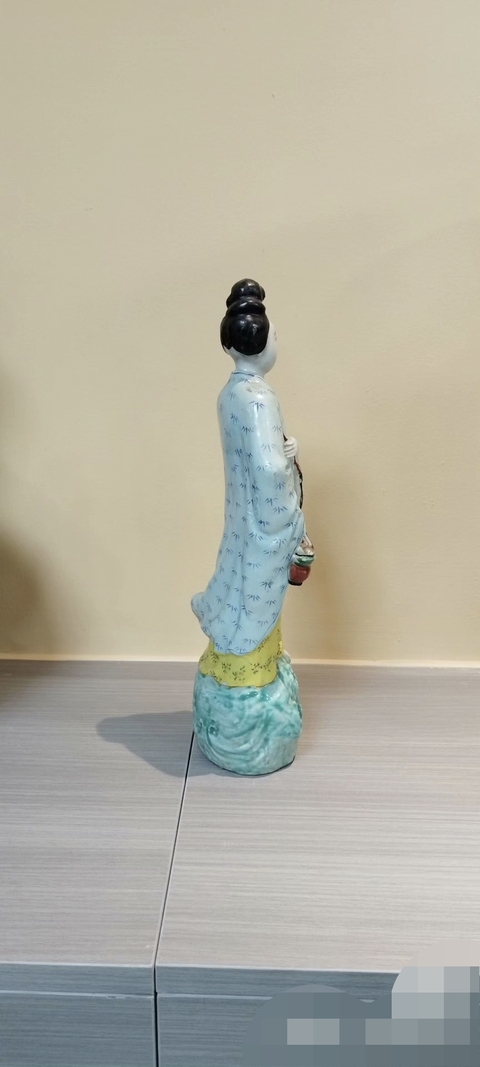 古玩陶瓷粉彩仕女人物造像真品鑒賞圖