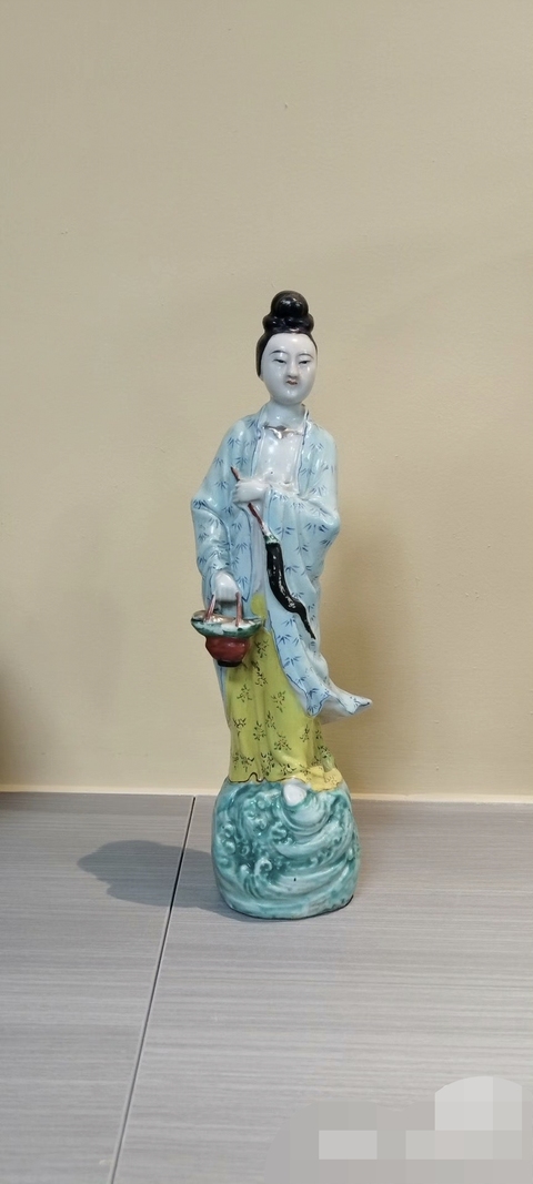 古玩陶瓷粉彩仕女人物造像真品鑒賞圖