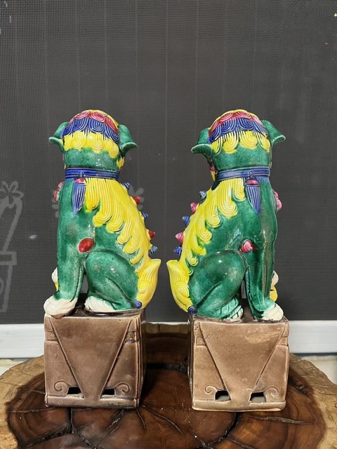 古玩陶瓷獅子塑像真品鑒賞圖