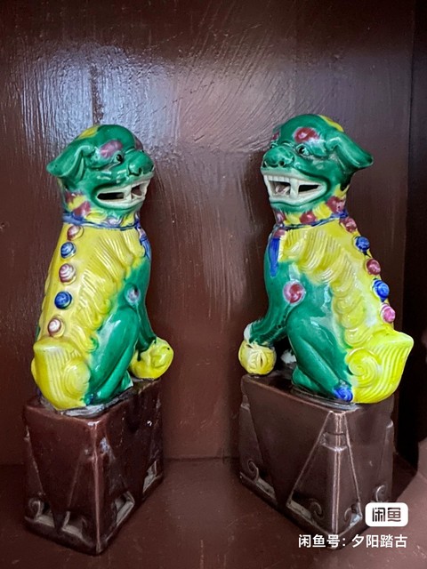 古玩陶瓷素三彩獅子造像真品鑒賞圖