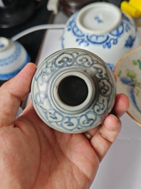 古玩陶瓷青花花卉紋水盂真品鑒賞圖