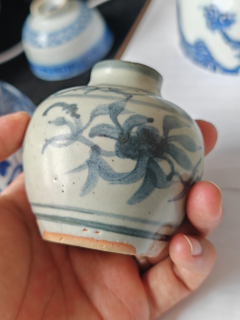 古玩陶瓷青花花卉紋水盂真品鑒賞圖