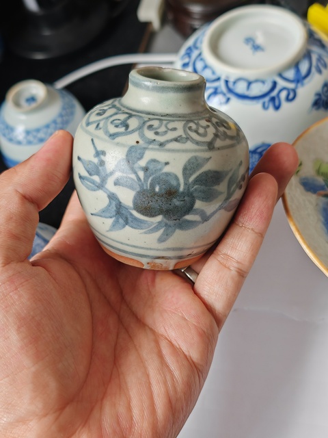 古玩陶瓷青花花卉紋水盂真品鑒賞圖