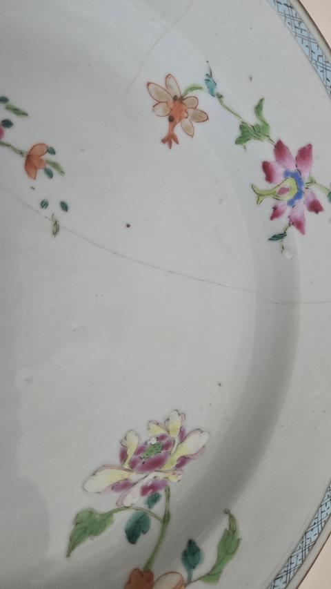 古玩陶瓷雍正粉彩花卉盤真品鑒賞圖