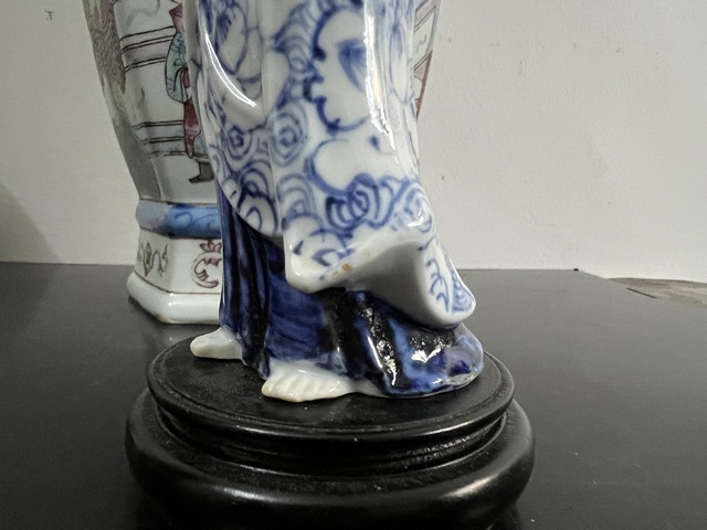 古玩陶瓷青花觀音塑像真品鑒賞圖