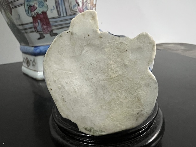 古玩陶瓷青花觀音塑像真品鑒賞圖