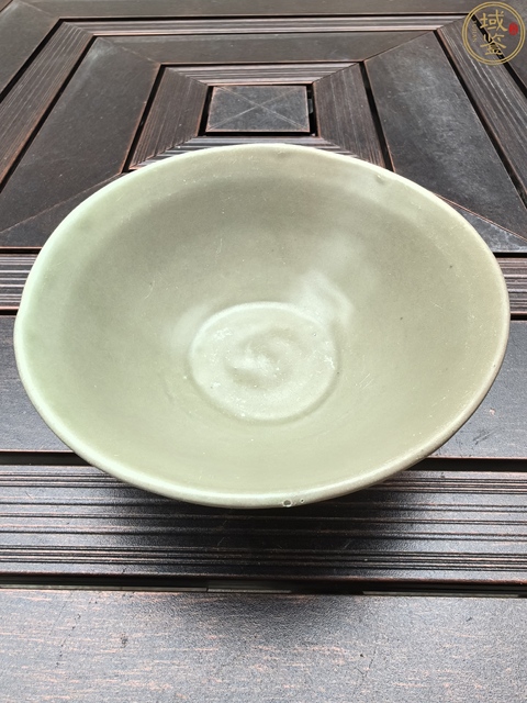 古玩陶瓷宋代·青釉蓮瓣紋碗 真品鑒賞圖