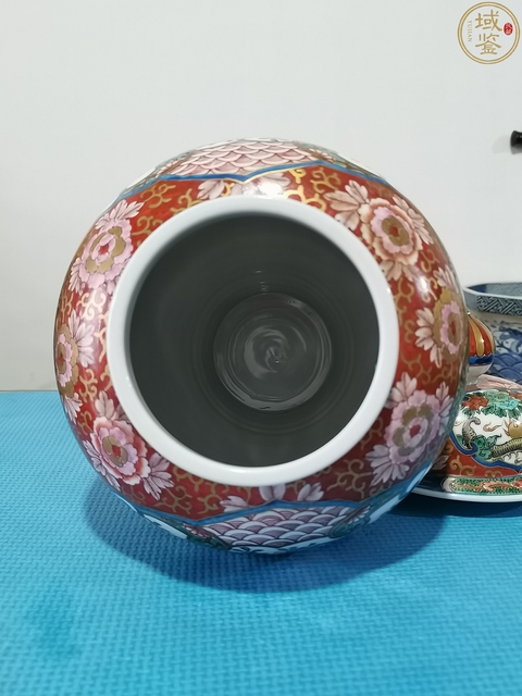 古玩陶瓷約創匯期之后日本粉彩花鳥紋蓋罐真品鑒賞圖