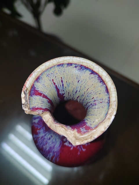 古玩陶瓷紅釉窯變花蘭瓶真品鑒賞圖