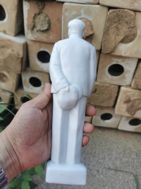 古玩陶瓷毛主席站立瓷塑真品鑒賞圖