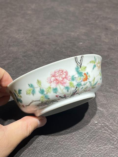古玩陶瓷粉彩過(guò)枝花卉紋墩式碗真品鑒賞圖