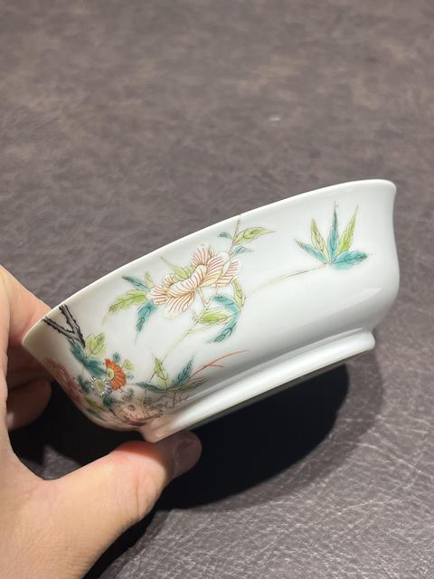 古玩陶瓷粉彩過(guò)枝花卉紋墩式碗真品鑒賞圖