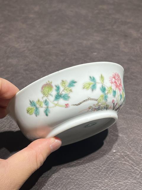 古玩陶瓷粉彩過(guò)枝花卉紋墩式碗真品鑒賞圖