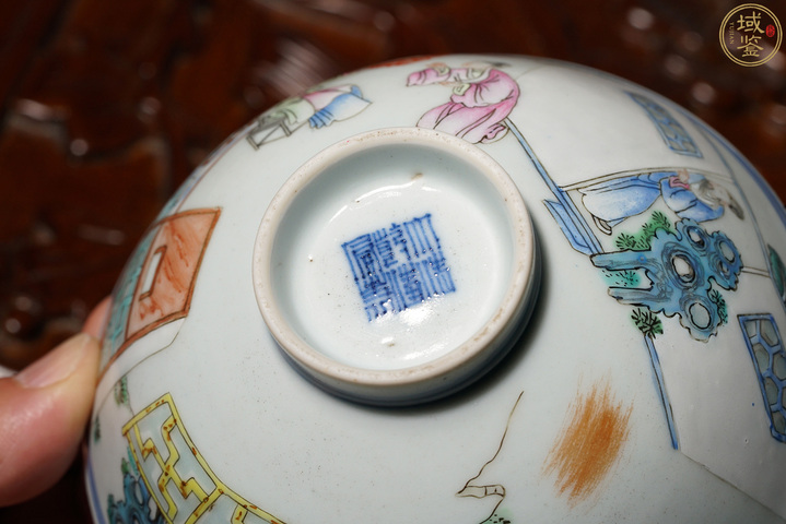 古玩陶瓷乾隆粉彩人物故事紋碗真品鑒賞圖
