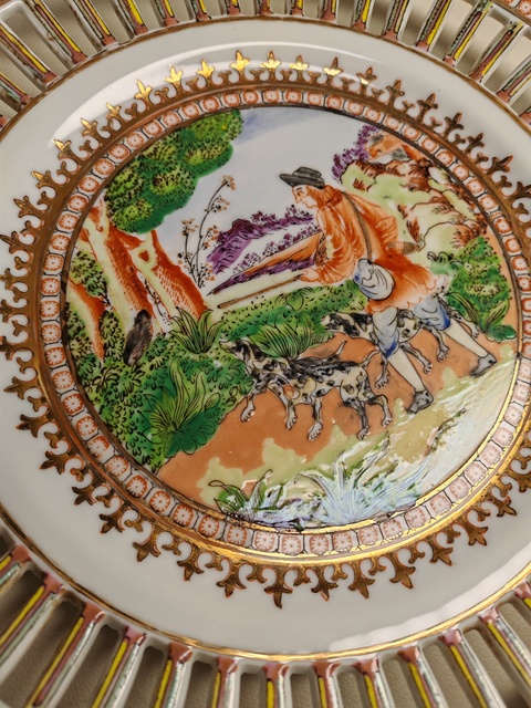 古玩陶瓷廣彩西洋人物掛盤真品鑒賞圖