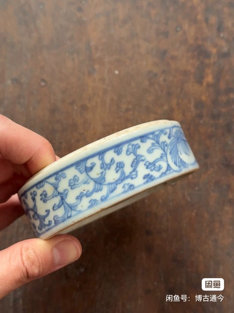 古玩陶瓷清中期節(jié)盒真品鑒賞圖