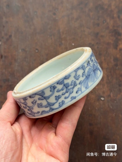 古玩陶瓷清中期節(jié)盒真品鑒賞圖