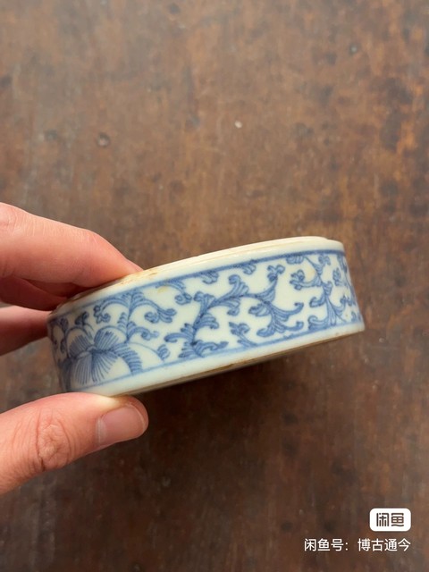 古玩陶瓷清中期節(jié)盒真品鑒賞圖