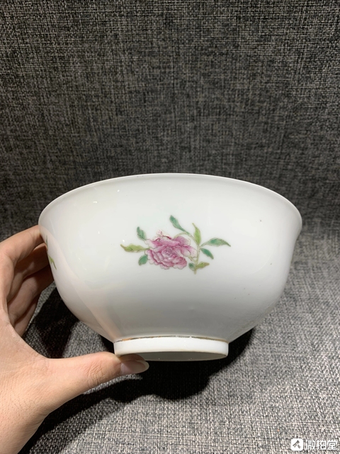 古玩陶瓷民國 粉彩花卉紋碗真品鑒賞圖
