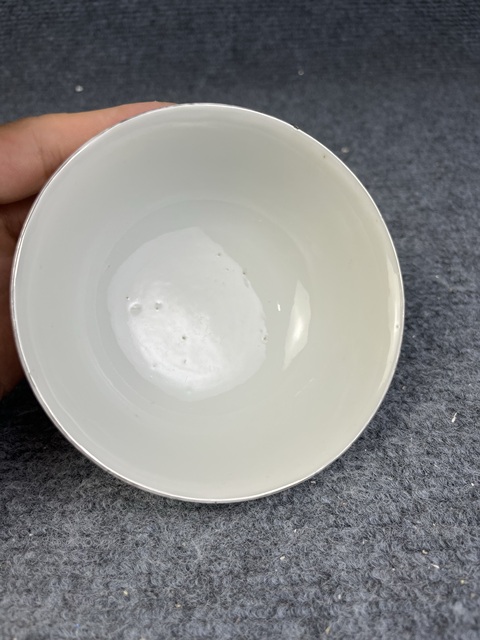 古玩陶瓷粉彩花卉紋碗真品鑒賞圖