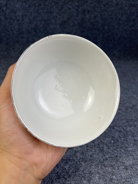 古玩陶瓷粉彩花卉紋碗真品鑒賞圖