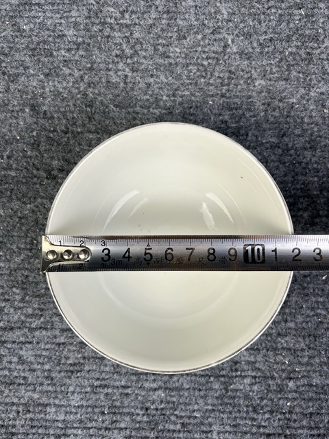 古玩陶瓷粉彩花卉紋碗真品鑒賞圖