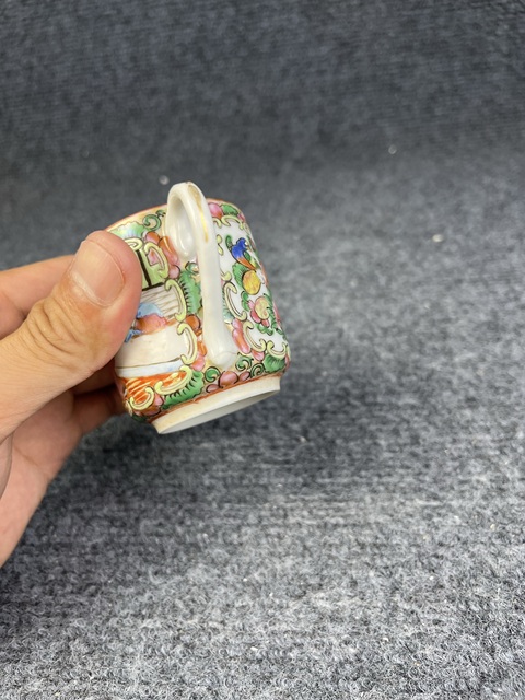 古玩陶瓷廣彩人物花鳥紋把杯真品鑒賞圖