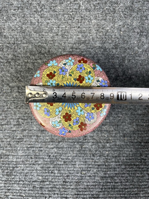 古玩雜項銅胎掐絲琺瑯花卉紋蓋盒真品鑒賞圖