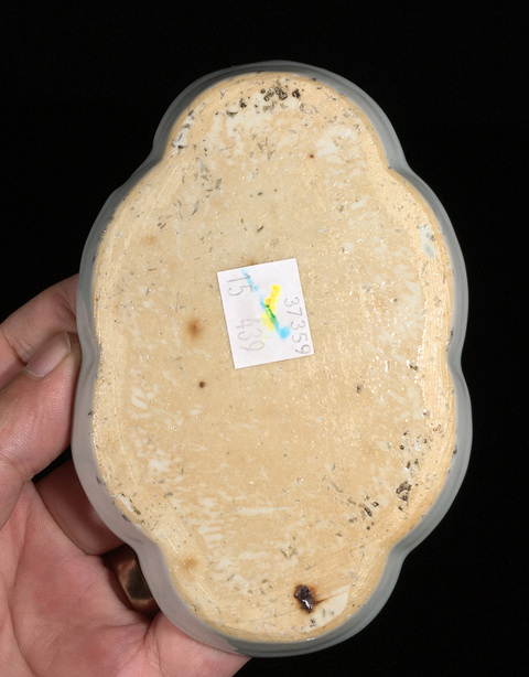 古玩陶瓷青花廣彩盤真品鑒賞圖