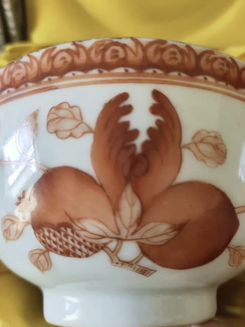 古玩陶瓷礬紅三多紋茶碗真品鑒賞圖