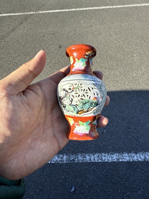 古玩陶瓷粉彩鏤空松鶴圖撇口瓶真品鑒賞圖