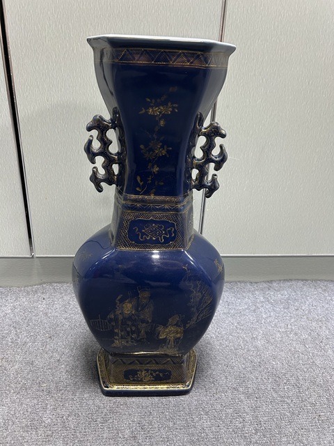 古玩陶瓷祭藍釉描金瓶真品鑒賞圖