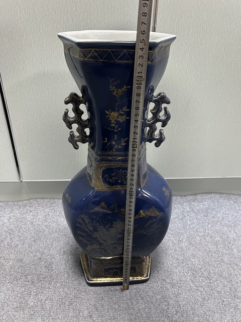 古玩陶瓷祭藍釉描金瓶真品鑒賞圖