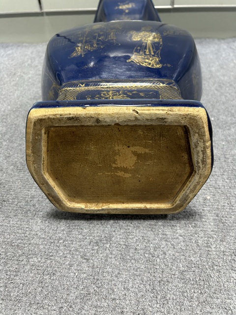 古玩陶瓷祭藍釉描金瓶真品鑒賞圖
