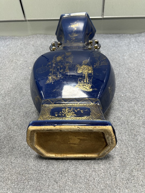 古玩陶瓷祭藍釉描金瓶真品鑒賞圖